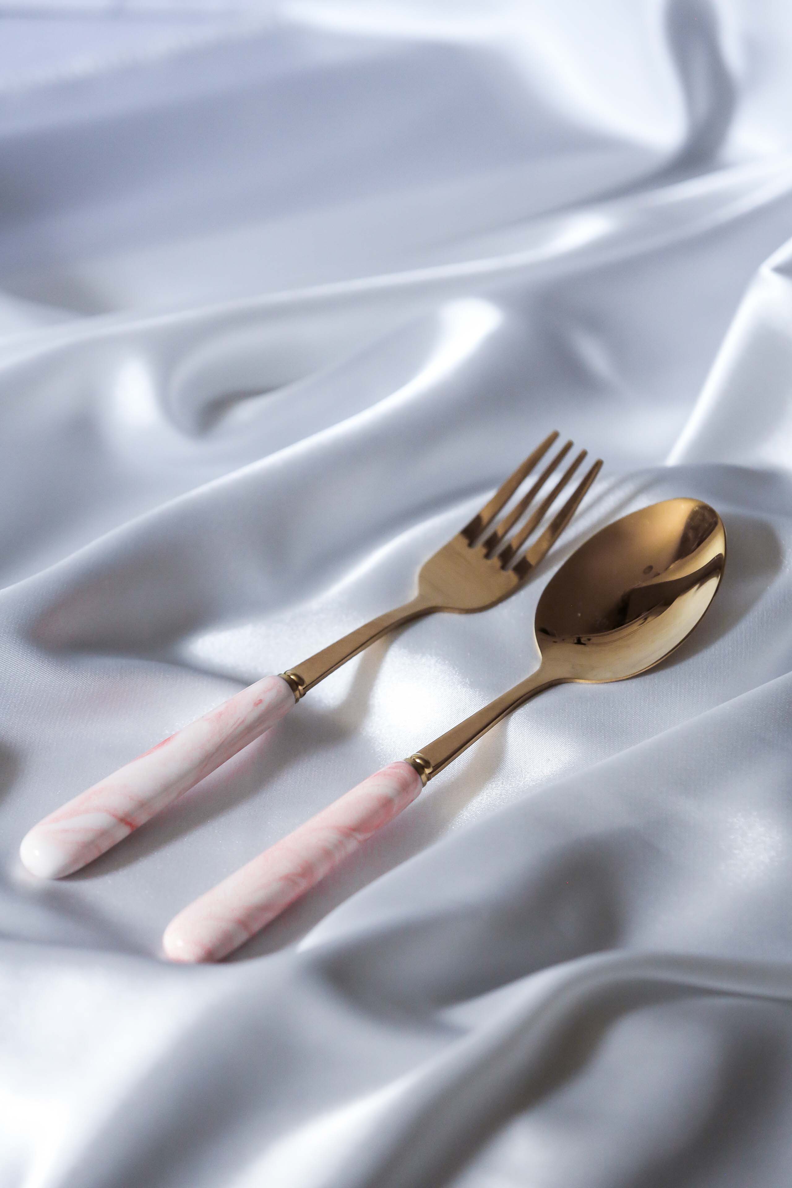 Marbled Cutlery Set - Hilton